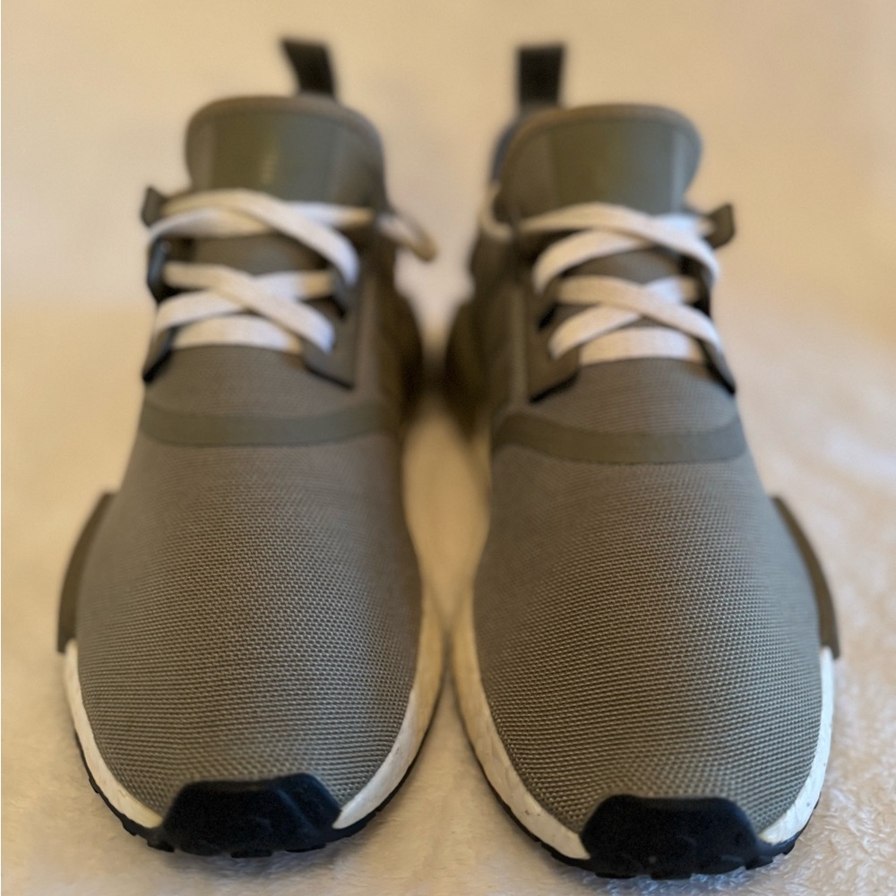 Adidas Nmd R1 Trace Color In Size 8.5 - image 4